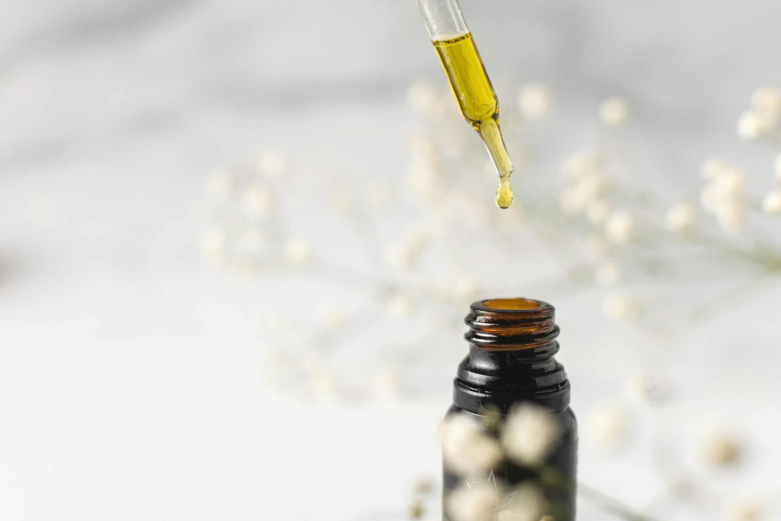 5 Essential Oils to Revolutionize Your Skincare